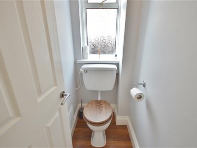 GROUND FLOOR CLOAKROOM